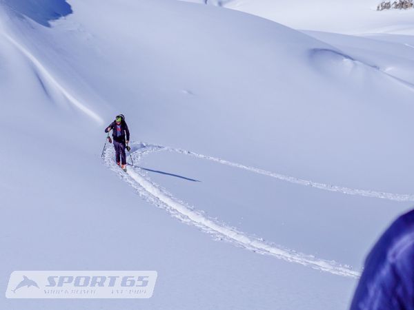 Sport65 freeride rental skis with frame bindings